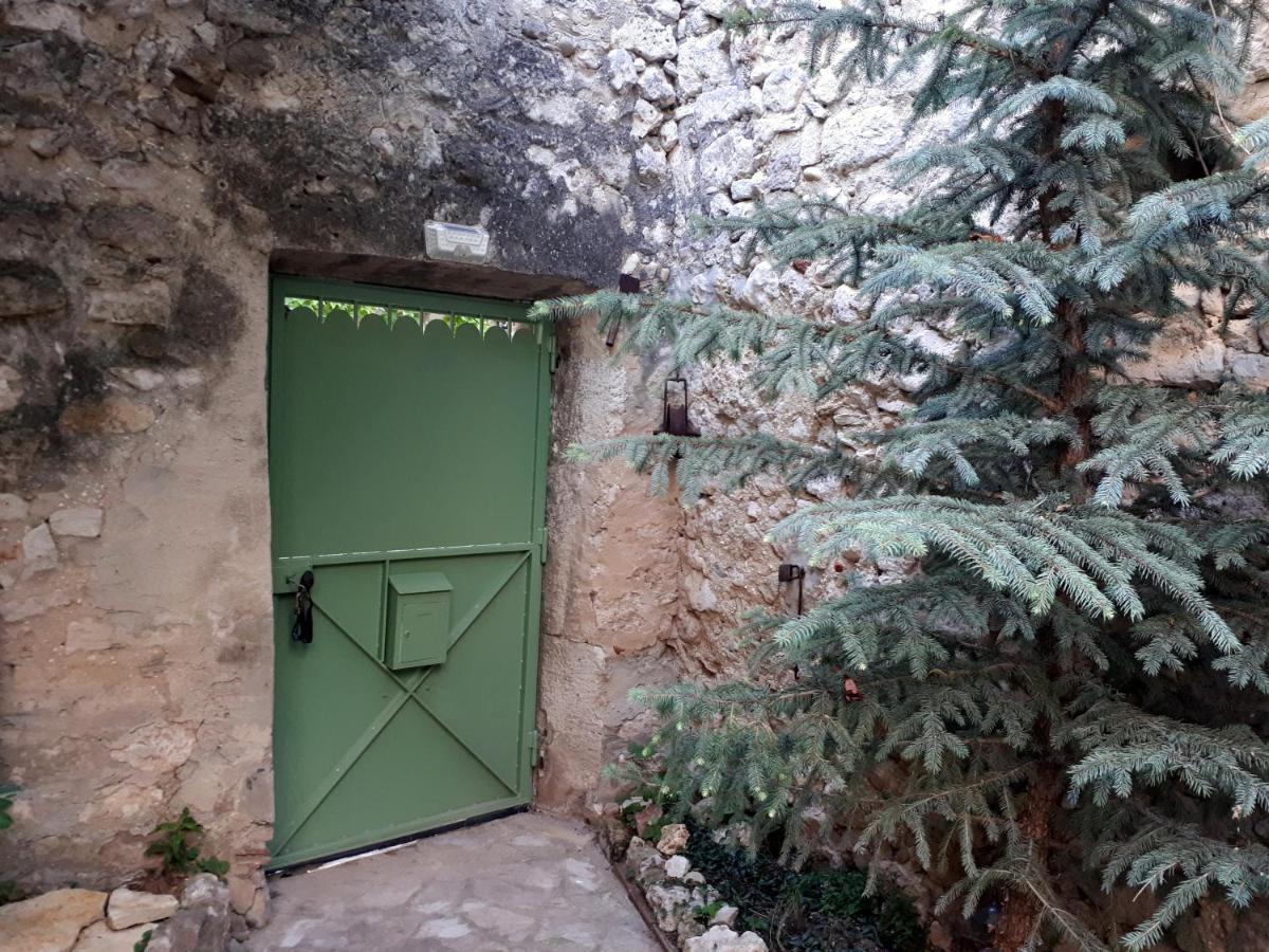 La Garde Adhemar, L'Escalier Medieval Exteriör bild